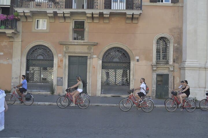 Cycle Milan: A Practical Guide to Bike Rentals, Routes, and City Sights photo 1