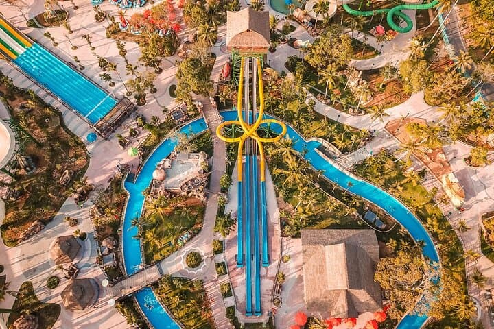 Phu Quoc Island Hopping: Snorkel Reefs, Aquatopia Waterpark & Thom Island Cable Car photo 6