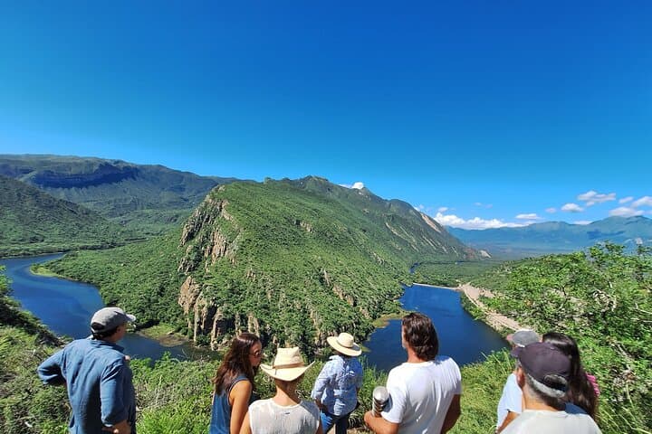 Andean Condors at Oath Canyon: Mirador del Juramento Viewing Tour photo 3