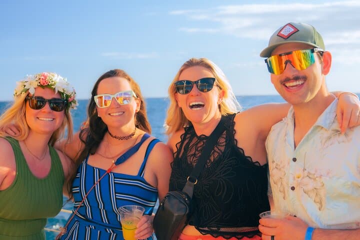 South Shore Open Sail from Kewalo Basin: 90-Minute Catamaran with Drinks in Honolulu photo 3