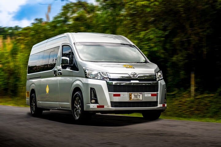 La Fortuna to Liberia Private Transfer — Minivan Airport Shuttle with Flexible Stops