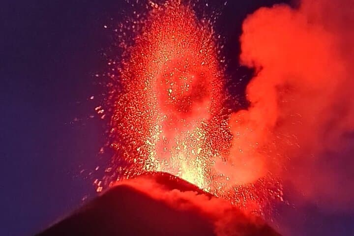 Acatenango 4x4 Volcano Base Camp & Summit — Overnight Volcano Hike from Antigua photo 3