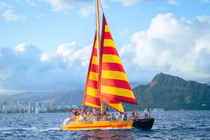 Honolulu Sunset Sail from Kewalo Harbor — 90-Minute Catamaran Cruise with Drinks