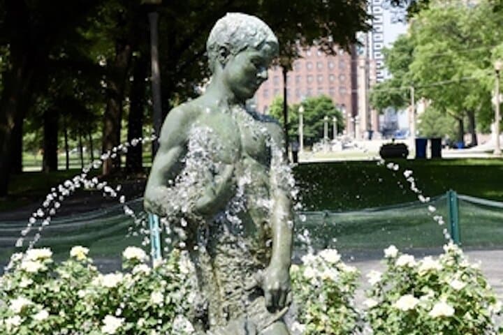 Explore Millennium Park: Self-Guided Audio GPS Walking Tour in Chicago photo 6