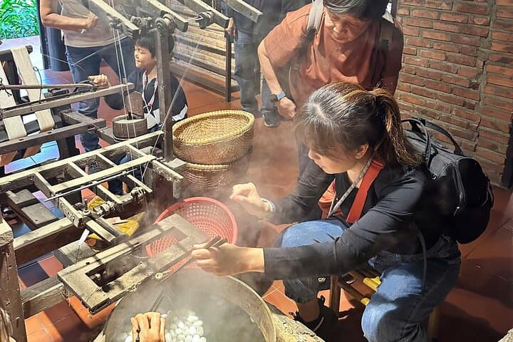 Hoi An Silk Farming & Cham Weaving Experience: Hands-On Sericulture & Cham Weaving Tour photo 4