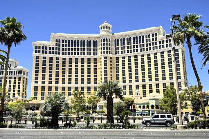 Las Vegas Limo Bus Tour: Strip Sightseeing & Iconic Photo Stops photo 5