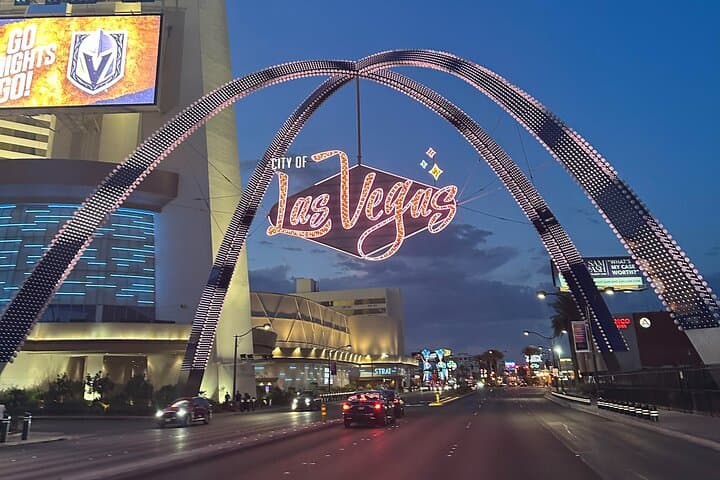 Las Vegas Limo Bus Tour: Strip Sightseeing & Iconic Photo Stops photo 4