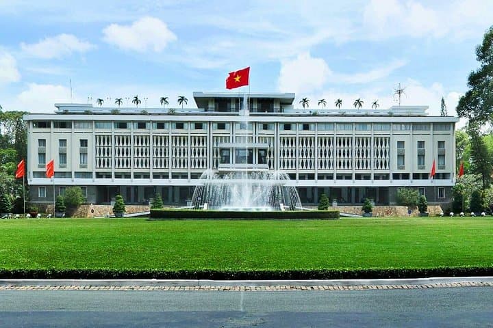Half-Day Morning Saigon Tour: Independence Palace, Notre-Dame & Ben Thanh Market photo 1