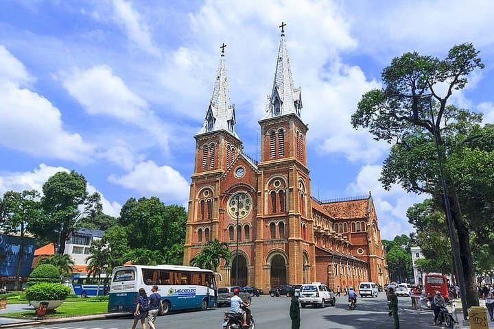 Half-Day Morning Saigon Tour: Independence Palace, Notre-Dame & Ben Thanh Market photo 2