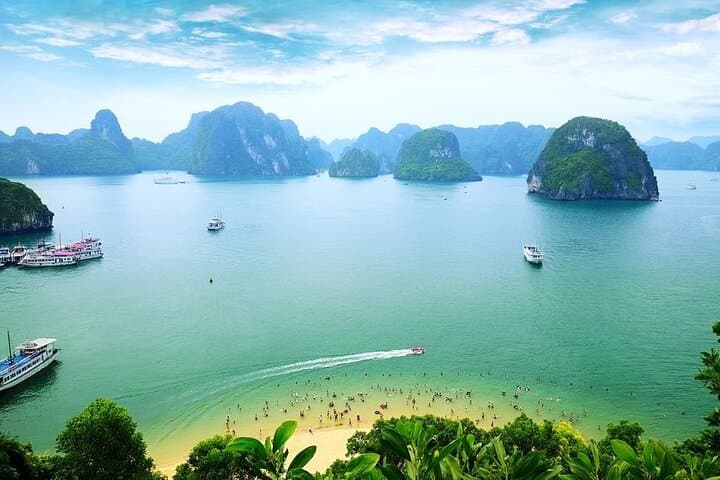 Overnight Halong Bay Luxury Cruise: 2-Day Escape from Hanoi photo 5