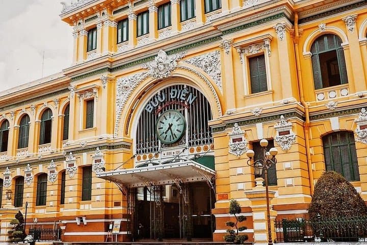 Half-Day Morning Saigon Tour: Independence Palace, Notre-Dame & Ben Thanh Market photo 3
