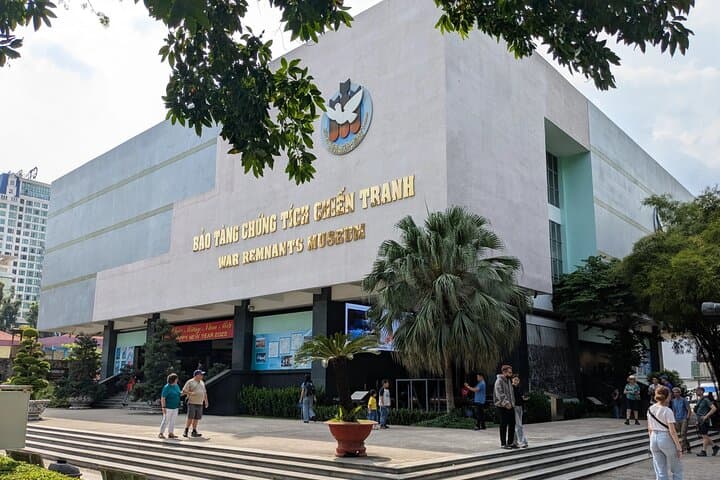 Half-Day Morning Saigon Tour: Independence Palace, Notre-Dame & Ben Thanh Market photo 4