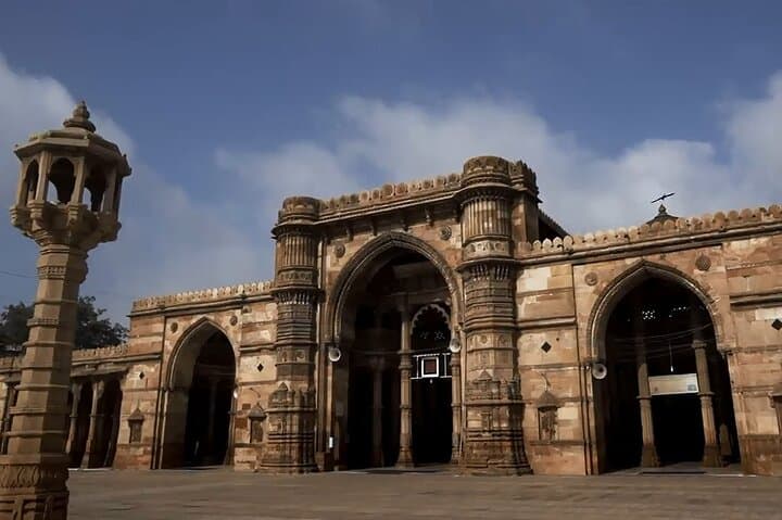 Temples and Wildlife Tour of Gujarat: Ahmedabad to Sasan Gir 9-Day Cultural & Safari Journey photo 3