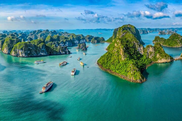 2-Day Luxury Cruise in Bai Tu Long Bay — Cap La, Kayaks & Vung Vieng Village