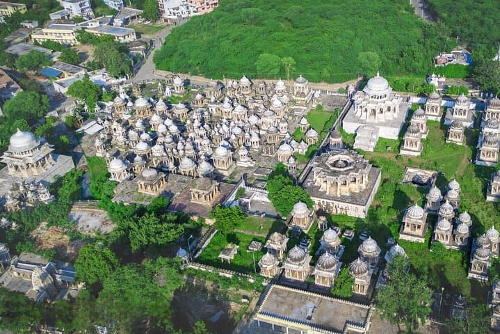 Udaipur to Vadodara: Regal Cities & Magnificent Monuments 8-Day Tour photo 3