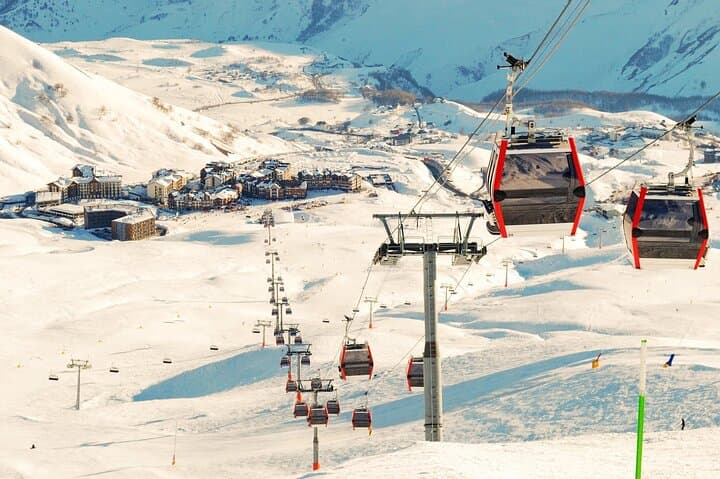 From Tbilisi to Gudauri — Winter Day Trip to Zhinvali, Ananuri and Gudauri Ski Resort