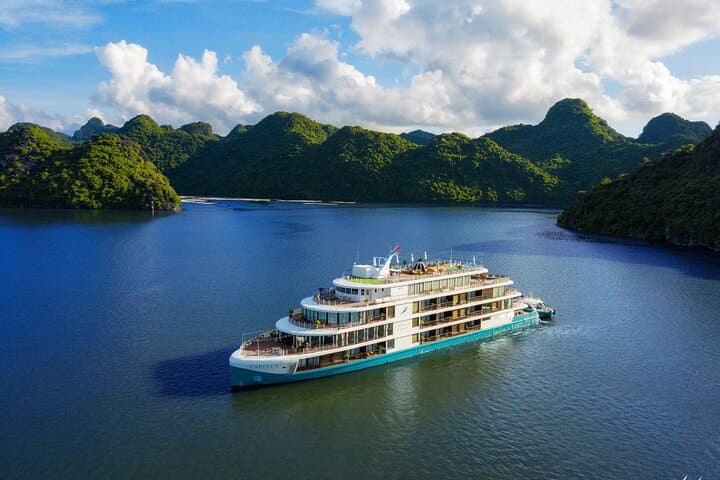 Capella Luxury Cruise: 2-Day Halong & Lan Ha Bay Overnight Experience