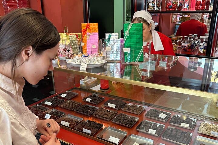 Rome Chocolate Tour: Artisanal Tastings and Trastevere Chocolate Walk photo 5