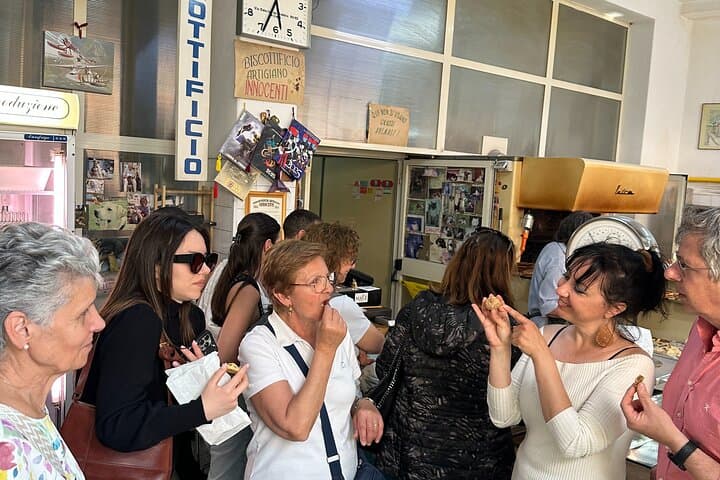 Rome Chocolate Tour: Artisanal Tastings and Trastevere Chocolate Walk photo 4