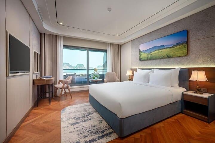 Luxury 2-Day Calista Cruise Through Ha Long & Lan Ha Bay photo 2