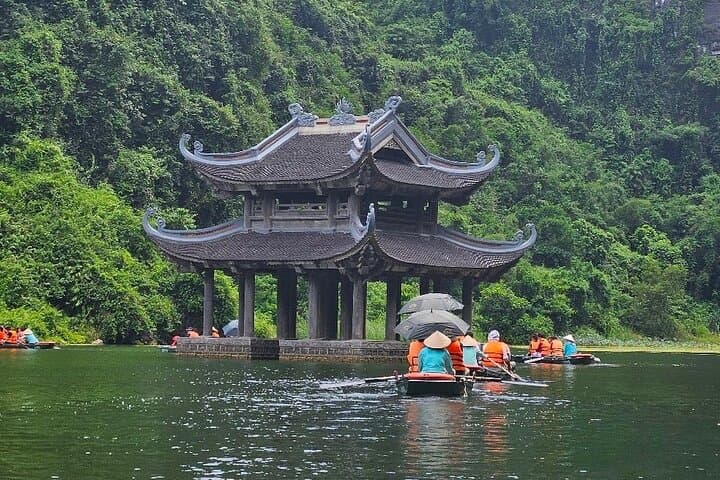 Hoa Lu, Trang An & Mua Cave: Full-Day Tour from Hanoi