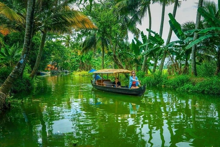 Cochin to Alleppey Backwaters Houseboat Escape — 2-Day Kerala Cruise photo 2