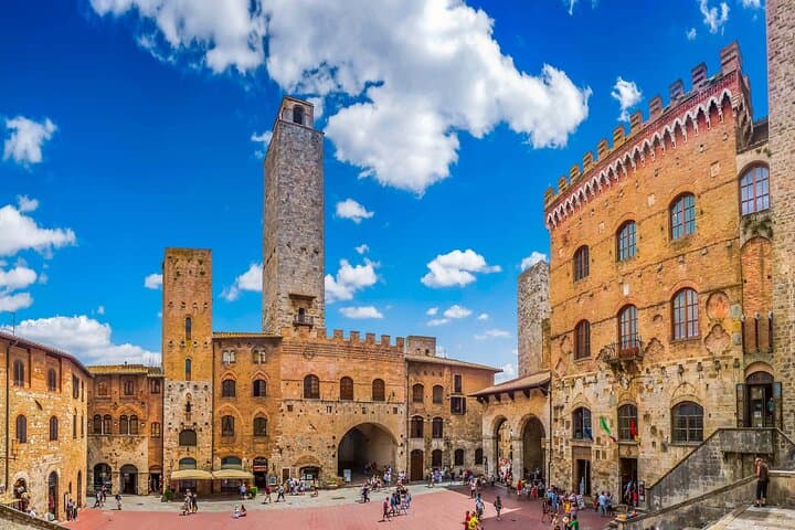 Explore San Gimignano in One Hour: Self-Guided Walking Tour with Audio Guide photo 3