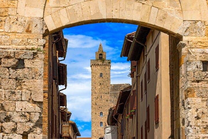 Explore San Gimignano in One Hour: Self-Guided Walking Tour with Audio Guide photo 4