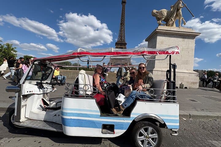 Two-Hour Paris Tuk-Tuk Tour: Private Golf Cart Through Iconic Sights photo 4