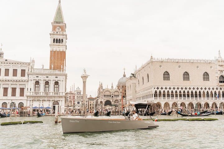 Private Venetian Lagoon Boat Tour to Murano, Burano & Torcello — 4 Hours photo 2