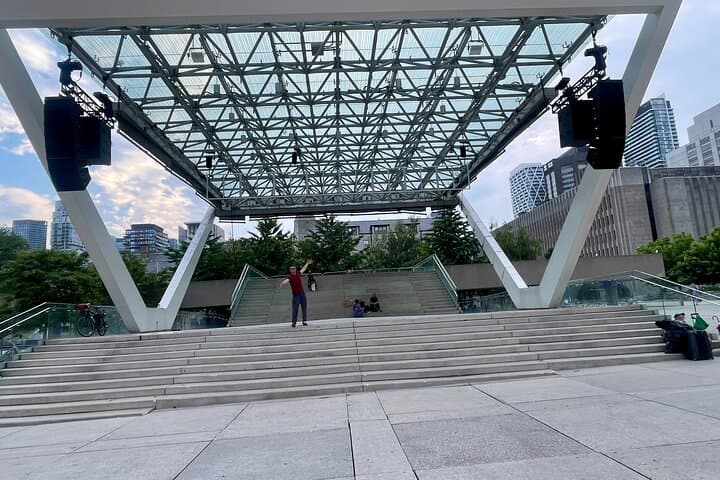 Downtown Toronto Walk: Skateboarding, Sports & Financial District Stories