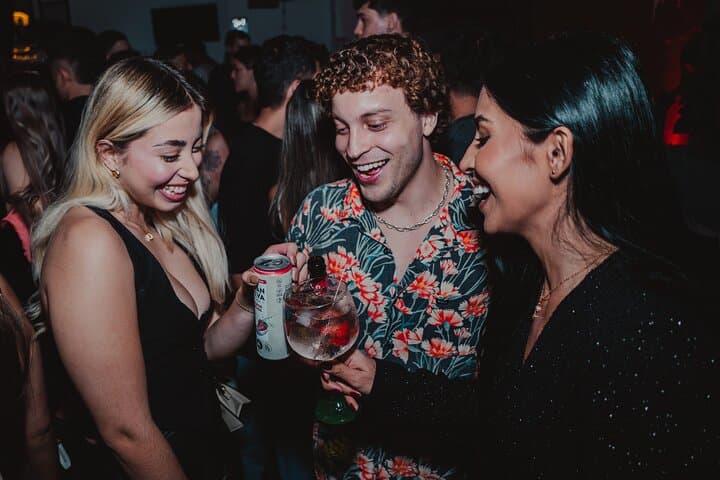 San José Exclusive Pub Crawl: Skip-the-Line Drinks and Club Entry photo 3