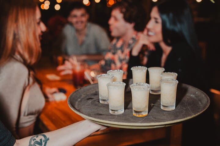 San José Exclusive Pub Crawl: Skip-the-Line Drinks and Club Entry photo 6