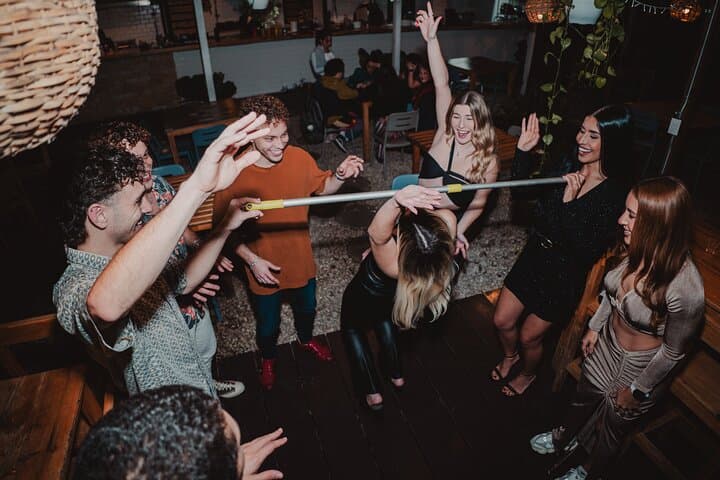 San José Exclusive Pub Crawl: Skip-the-Line Drinks and Club Entry photo 2