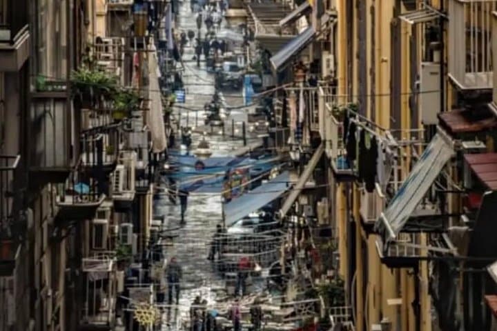 Scooter Tour of Naples' Spanish Quarters: 40-Minute Guided Ride with Aperitif photo 3