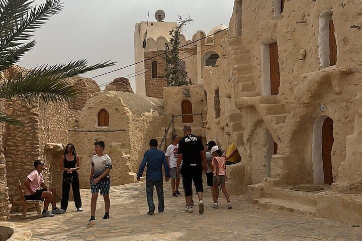 Overnight at Ksar Ghilane: Desert Camp, Star-Gazing & Ksar Tours photo 3