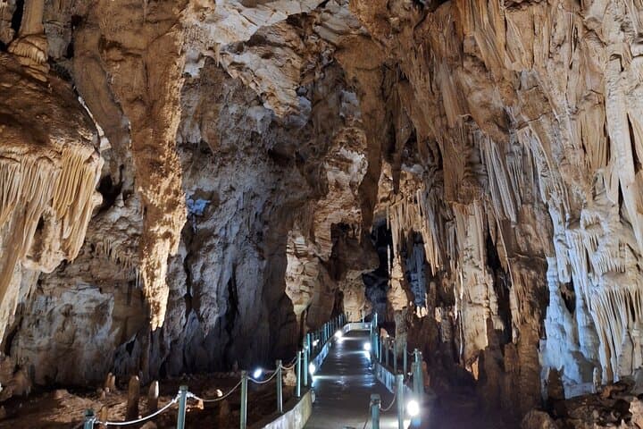 Explore Alistrati Cave & Aggitis Canyon: Private Day Tour from Thessaloniki