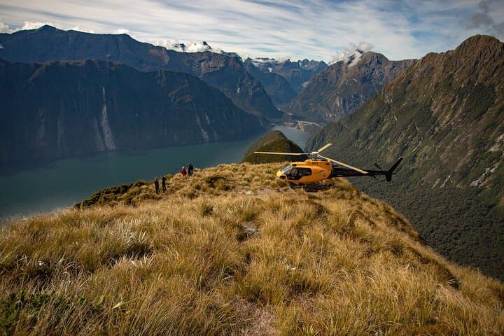 Milford Sound and Earnslaw Burn Helicopter Tour: Soar Over Fiordland’s Iconic Wilderness