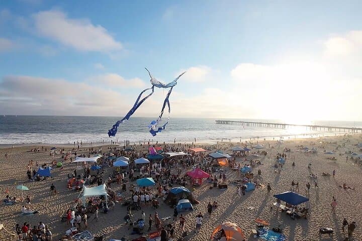 Venice Beach Boardwalk Roller Skating Tour — Skate the Ocean Front Walk with Locals photo 4