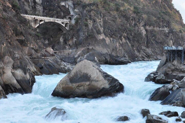 Tiger Leaping Gorge & Lijiang Day Tour — Ancient Town, First Bend & Gorge Views photo 6