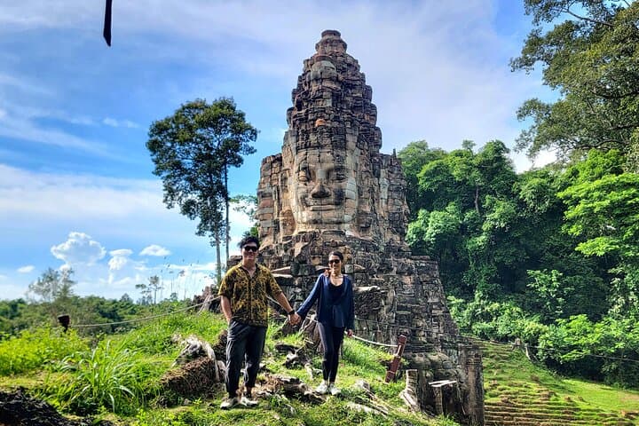 Angkor Wat Sunrise: Small-Group Temple Tour with Local Breakfast photo 2