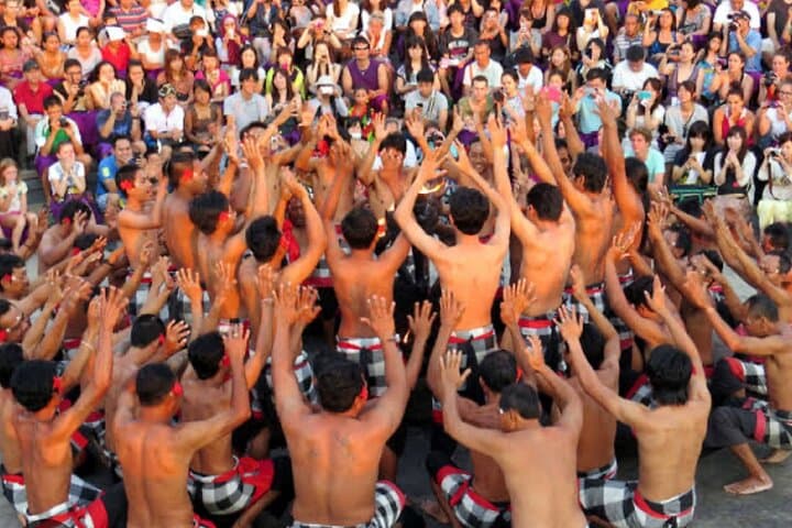 Uluwatu Temple Kecak & Sunset Half-Day: Cliffside Culture Near Kuta