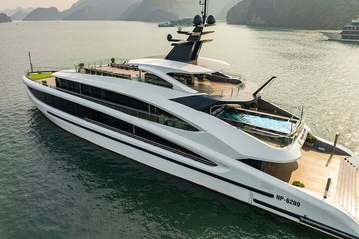 Luxury Day Cruise to Ha Long & Lan Ha Bay with Kayaking, Caves & Cooking Class