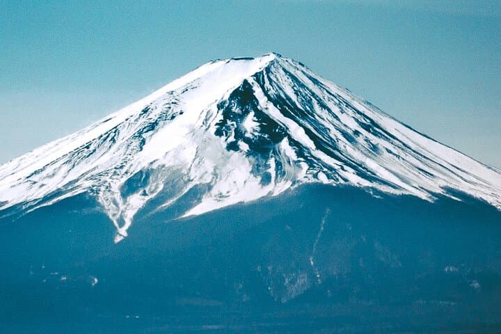 Private Mount Fuji Day Tour from Tokyo: Lakes, Pagodas & Panoramic Views