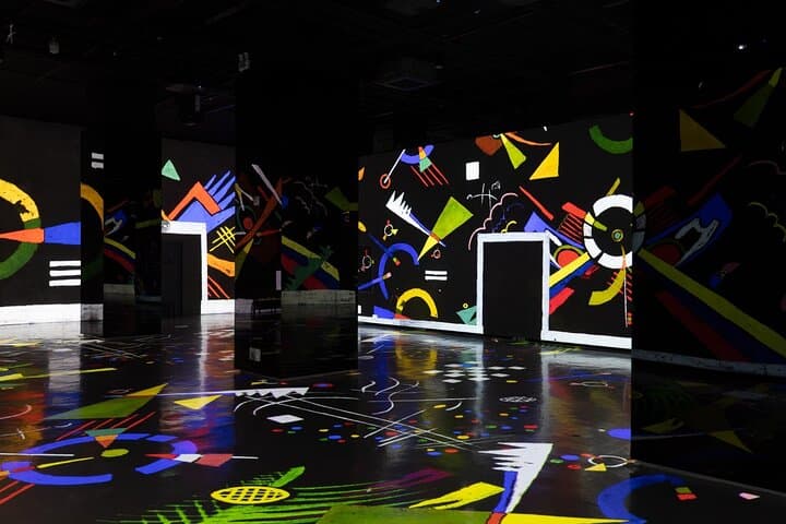Bunker des Lumières Jeju: Immersive Art in a Repurposed Military Bunker photo 4