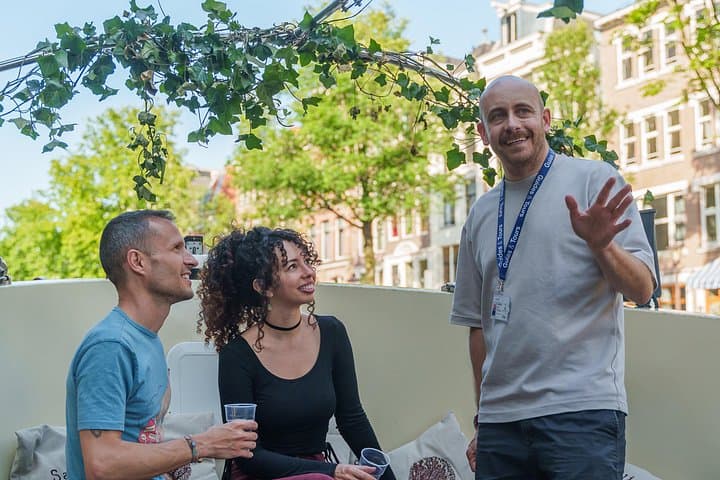Spanish Guided Canal Cruise in Amsterdam — Premium 60-Minute Tour photo 4
