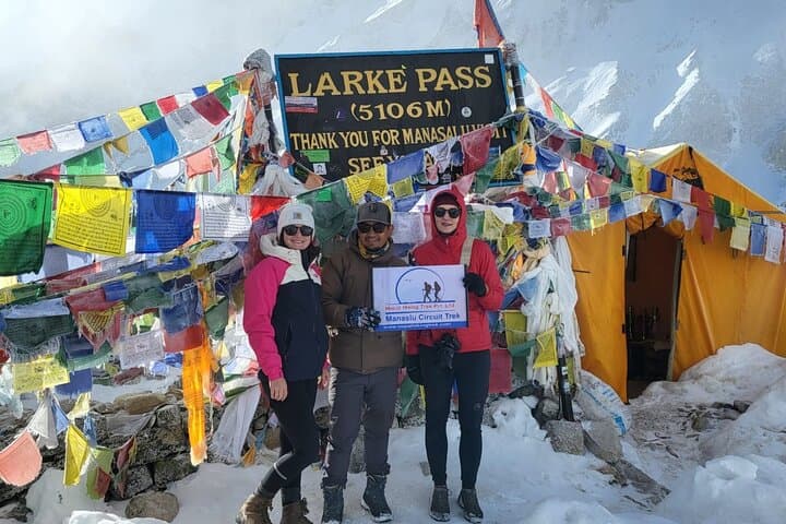Manaslu Circuit Trek: Conquer Larke Pass and Explore Tibetan Buddhist Villages photo 3