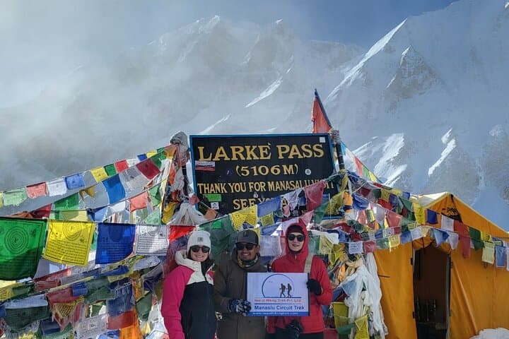 Manaslu Circuit Trek: Conquer Larke Pass and Explore Tibetan Buddhist Villages