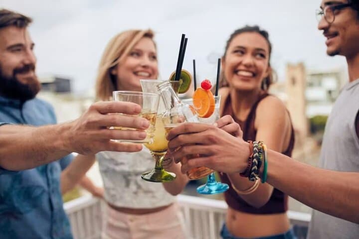 Verona Pub Crawl: Old Town Nightlife, Bars & Social Meetups