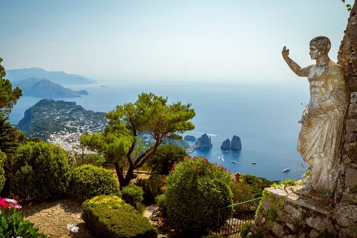 Private Capri Walking Tour: Piazzetta, Gardens of Augustus & Villa Jovis photo 4